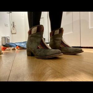 Freebird western booties with knitting